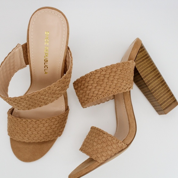 "Outstanding ๐ฅ๐๐ก Taupe - Picture 2 of 6